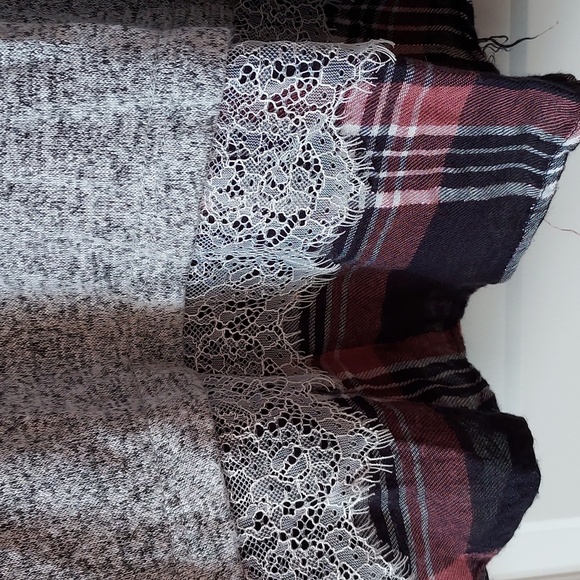 Zac & Rachel 1x long sleeve top w/ flannel as collar and bottom - Picture 6 of 12